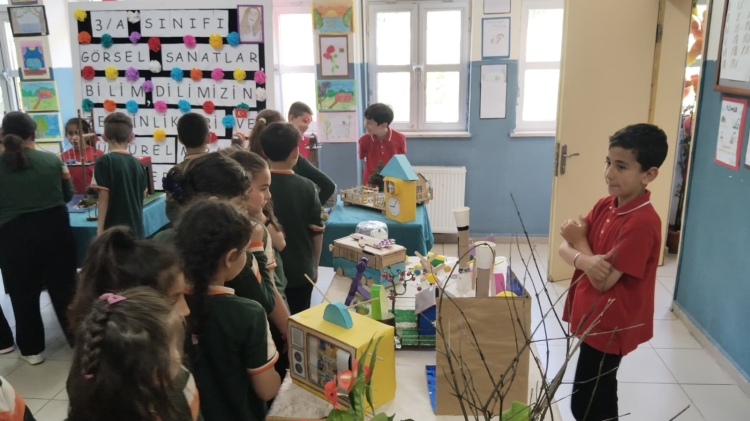 Artvin’de ilkokul öğrencilerince hazırlanan sergi büyük ilgi gördü