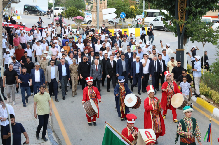Mardin Yeşilli Uluslararası Kültür Sanat ve Kiraz Festivali’nin 18’incisi Başladı