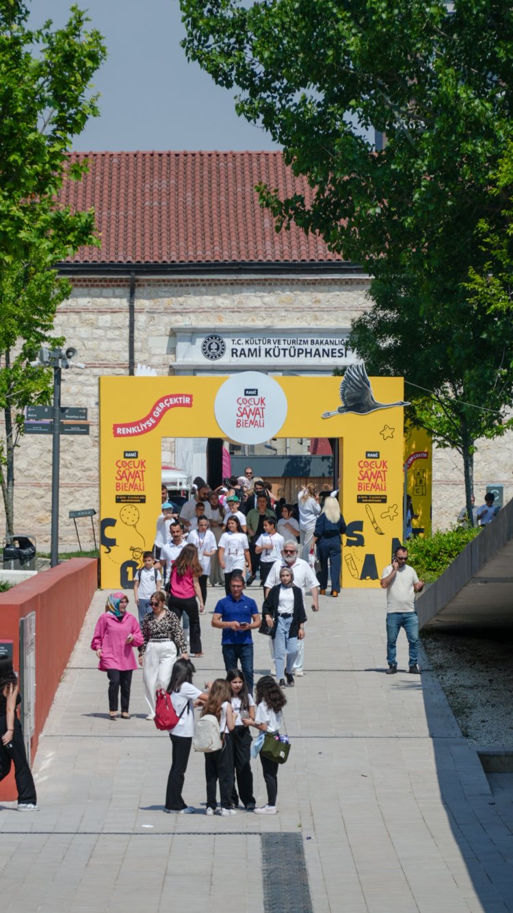 450 bin ziyaretçiyi aştı.. Bienal 31 Temmuz’a uzatıldı