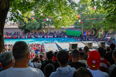Milli maçta Bursa tek yürek oldu
