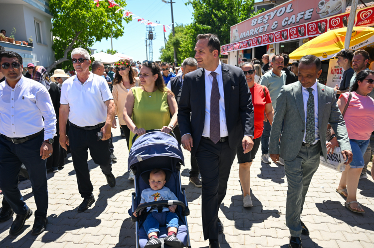 İzmir Bornova’da kiraz bereketi coşkuya dönüştü