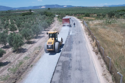 Manisa'da Akhisar Mecidiye ve Şehzadeler Yeniharmandalı’nın yollarına bakım