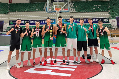 Çayırova’nın genç basketbolcuları Marmara bölge şampiyonu oldu