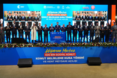 Adıyaman’da 4 bin 905 sosyal konut için kura çekildi... Yeni kent meydanı açıldı