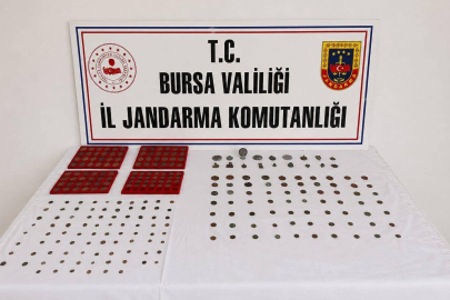 Bursa'da tarihi eser operasyonu! 273 sikke ve 18 obje ele geçirildi