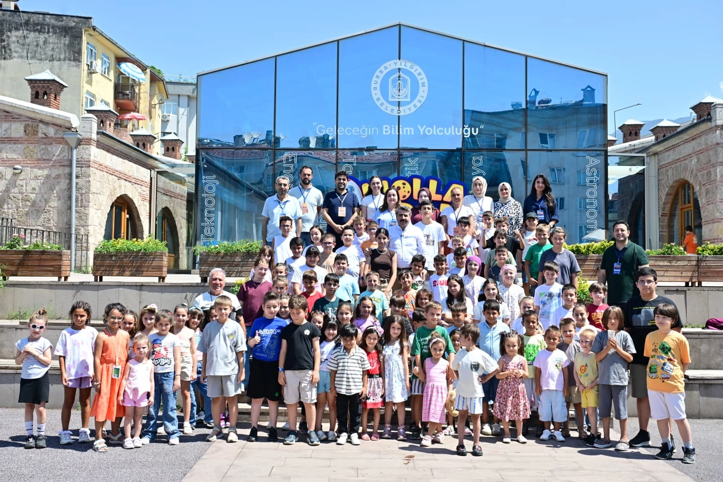 Bursa Yıldırım'da çocuklar hem öğreniyor hem eğleniyor