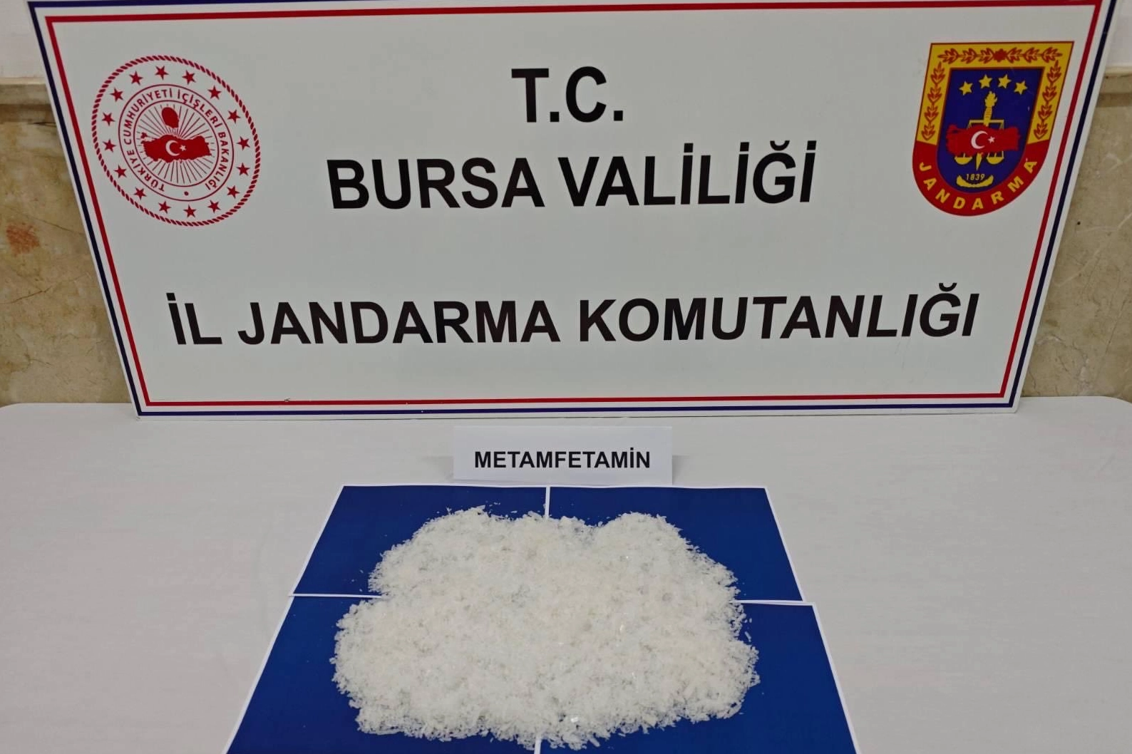 Gürsu’da uyuşturucu operasyonu... İş yerinden 1,9 kilogram metamfetamin çıktı