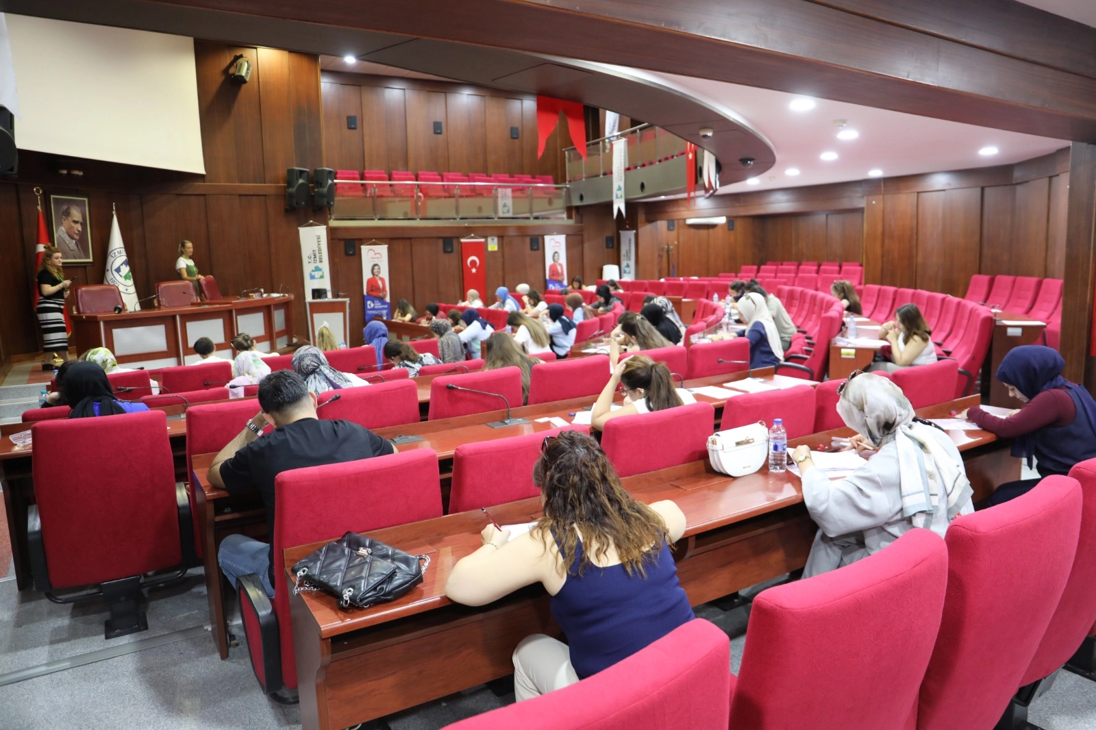 İzmit Belediyesi'nin öğretmen sınavına adaylardan övgü