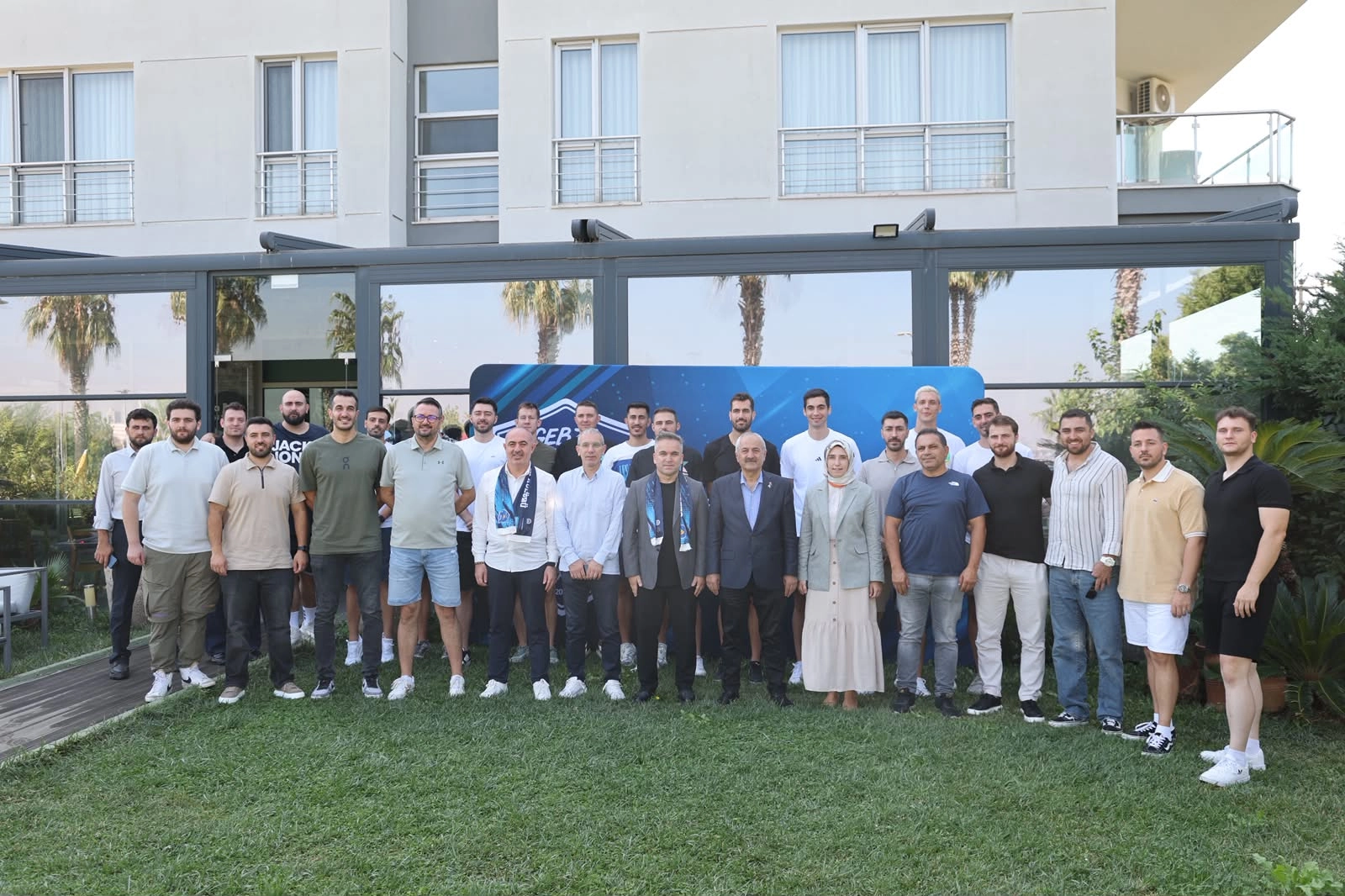 Kocaeli Gebze'de voleybol takımı yeni sezona hazırlanıyor
