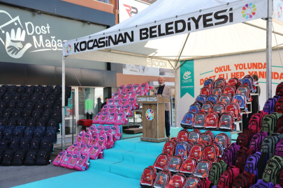 Kayseri Kocasinan'ın Dost Market'i kırtasiye desteği sundu