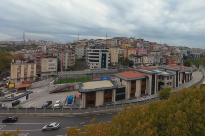Beyoğlu’nda yeni okul öğrencileriyle buluştu