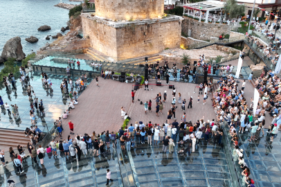 Antalya'da 2 bin yıllık atmosferde sanat ve manzara buluştu