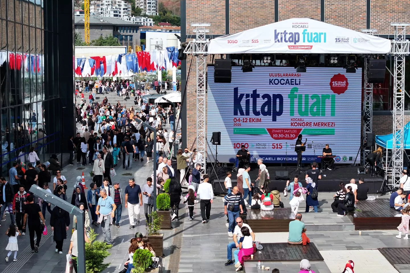 Gebze’den Derince’ye Kitap Fuarı’na ulaşım desteği