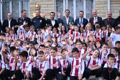 Yeniceköy’de 750 öğrenci İnegölspor formasına kavuştu