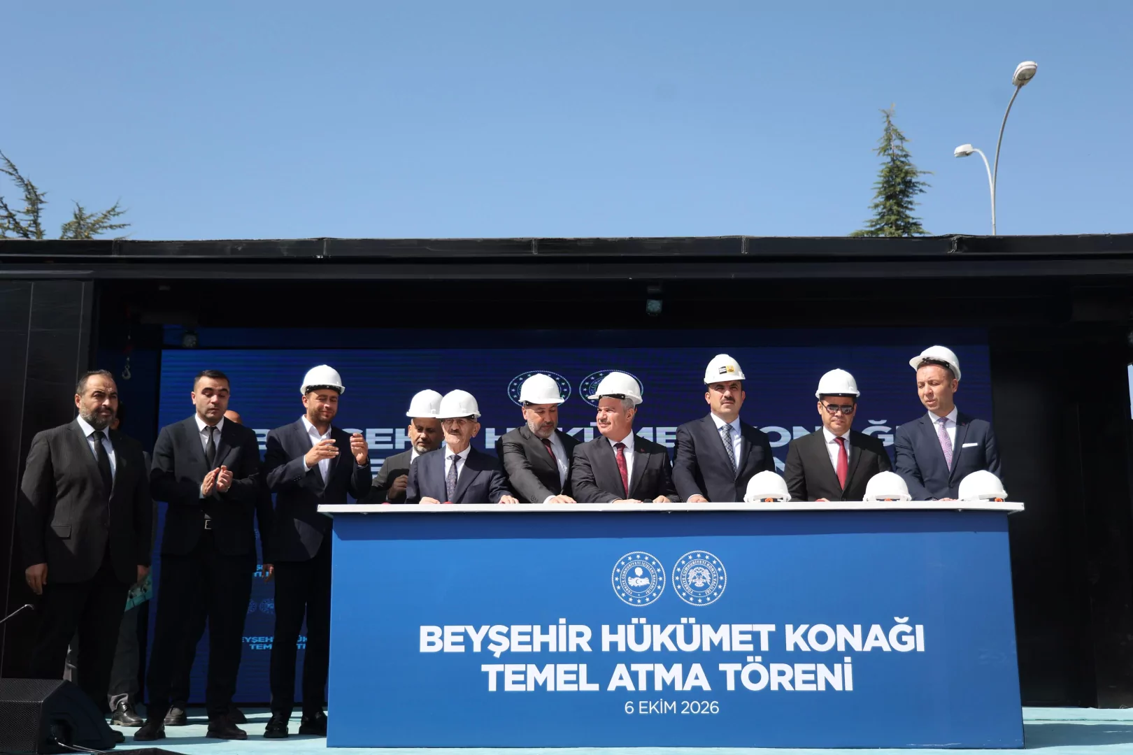 Beyşehir Hükümet Konağı’na temel, Yakamanastır Kır Evleri’ne açılış