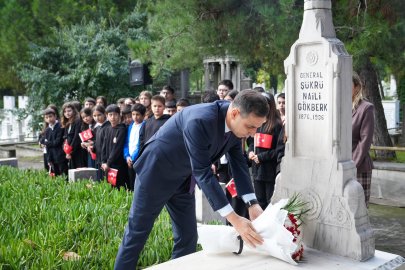 İstanbul’un kurtuluşunun 103. yılında Şükrü Naili Gökberk Paşa kabri başında anıldı