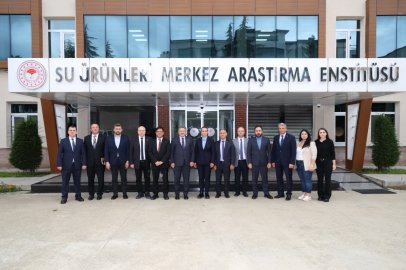 Trabzon'da Başkan Genç’ten Su Ürünleri Araştırma Enstitüsü’ne ziyaret