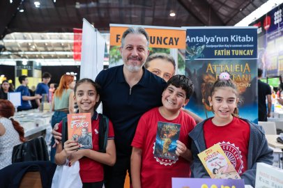 Antalya Kitap Fuarı’na ilgi sürüyor