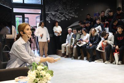 Oyuncu Elit Andaç Çam Nilüfer’de gençler ve işçilerle buluştu