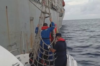Kaş açıklarında yaralanan gemi mürettebatı Sahil Güvenlik tarafından kurtarıldı