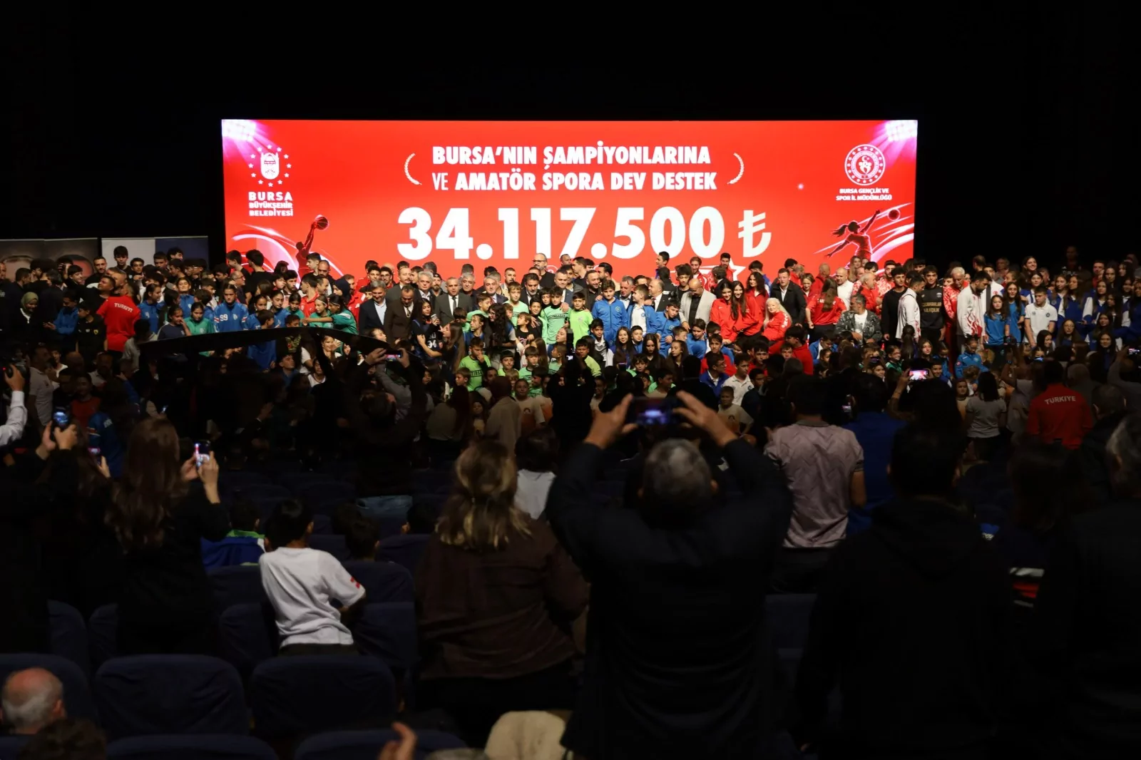 Bursa'nın şampiyonlarına ve amatör spora 'Büyük' destek