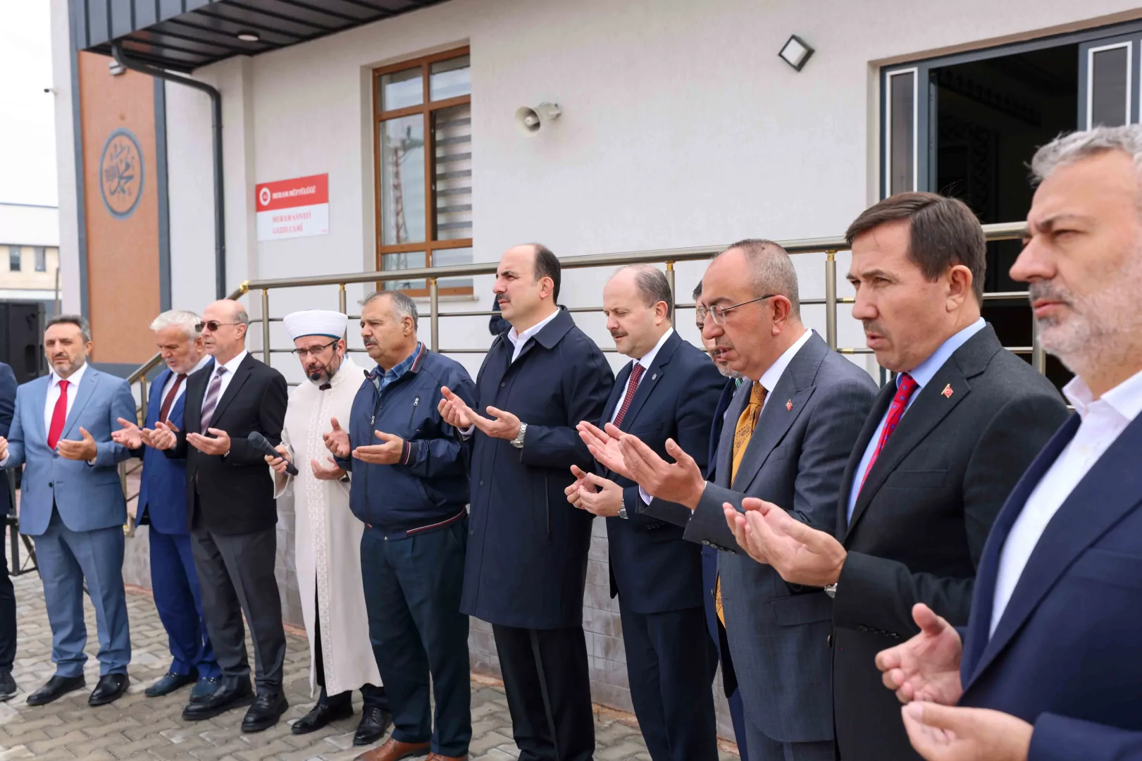 Konya Meram'da Bin Kişilik Modern Gazze Camii Dualarla İbadete Açıldı