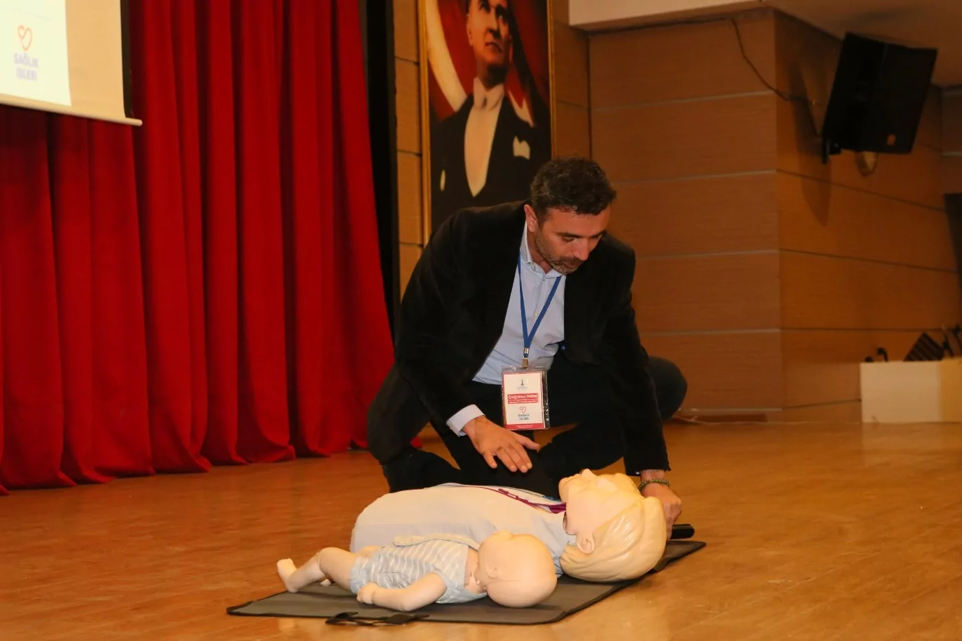 Çiğli Belediyesinden Hayat Kurtaran Adım: Vatandaşlara Uygulamalı İlk Yardım Eğitimi