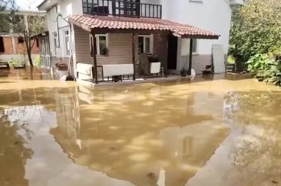 Düzce’de sağanak yağış su baskınlarına neden oldu