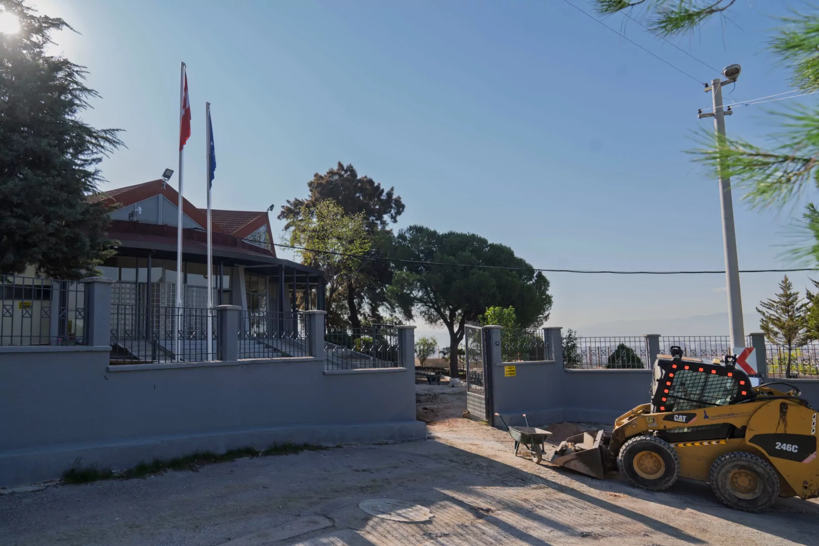 İzmir Yamanlar’a semt merkezi ve kütüphane geliyor