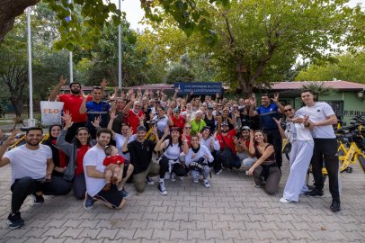 İzmir’de Cumhuriyet coşkusu engelleri aştı