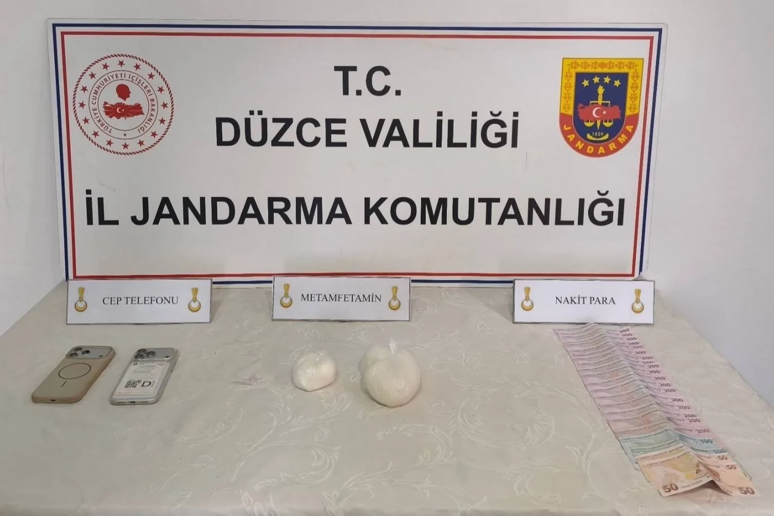 Düzce’de 405 gram metamfetamin ele geçirildi
