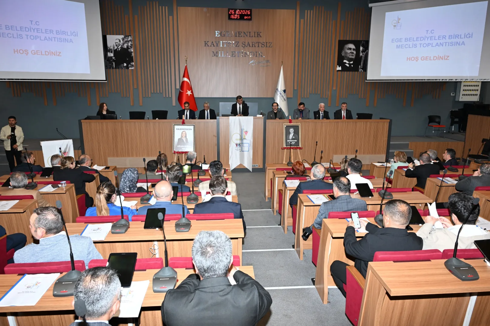 Ege Belediyeler Birliği İzmir'de toplandı