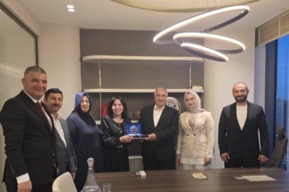 Ağrı eski Milletvekili Fatma Salman'a Doğubayazıtlılar Derneği'nden nezaket