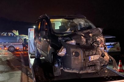 Düzce Akçakoca’da iki otomobil kafa kafaya çarpıştı: 6 yaralı