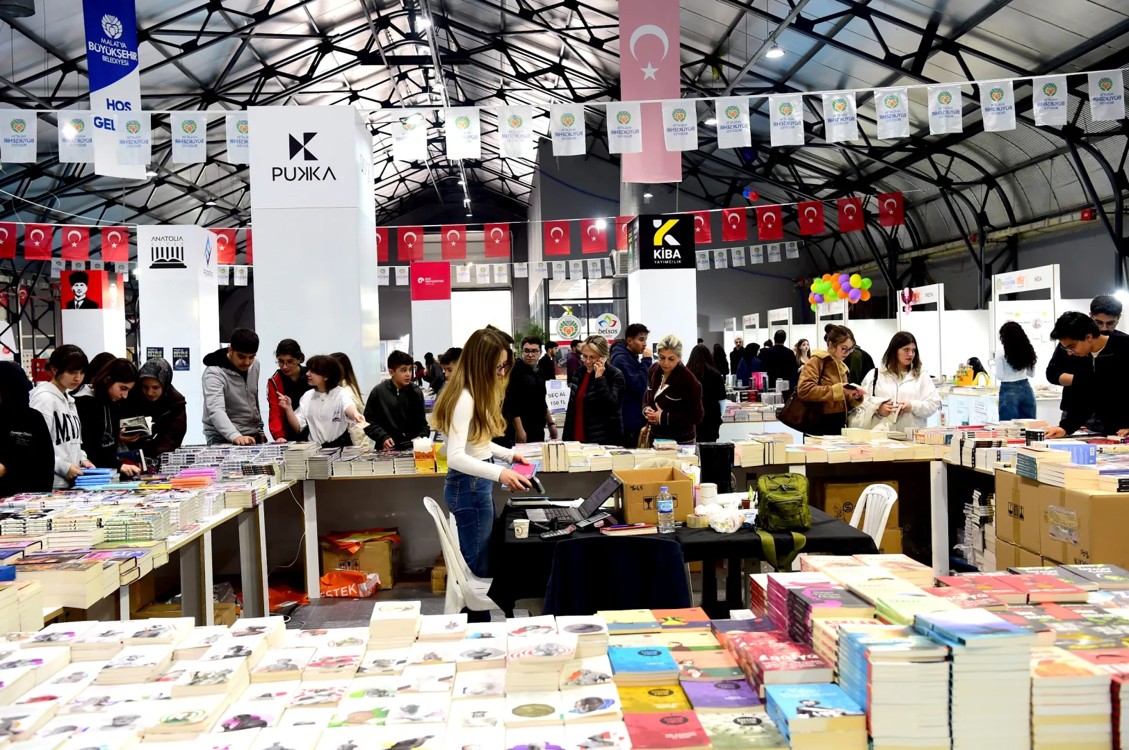 Malatya Kitap Fuarı’na 5 günde 100 bini aşkın ziyaretçi