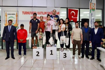 Cumhuriyet coşkusu kortlara taşındı
