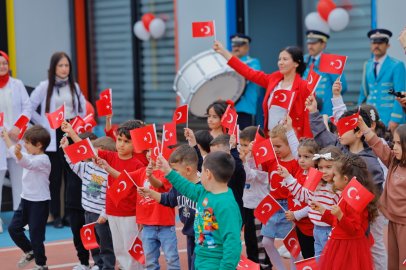 Kayseri Çocuk Kütüphanesi'nden Cumhuriyet coşkusu