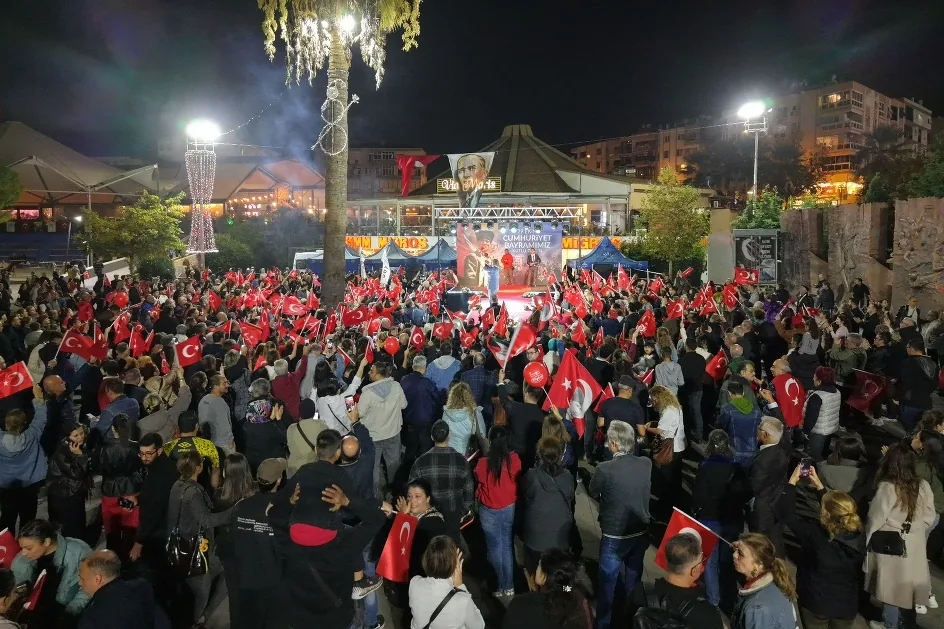 Karabağlar’da Cumhuriyet’in 103.yılı coşkusu