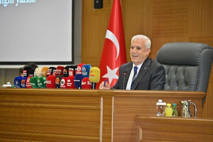 Bursa Büyükşehir Meclisi'nden eski Başkan Aktaş'ın faaliyetlerine oy birliği