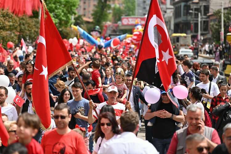 Bursa’da 23 Nisan coşkusu kentin dört bir yanını sardı