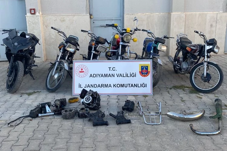 Adıyaman'da çaldıkları motosikletlerle yakalandılar