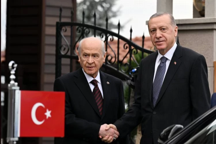 Ankara'da sürpriz ziyaret... Erdoğan, Bahçeli'yle bir araya geldi