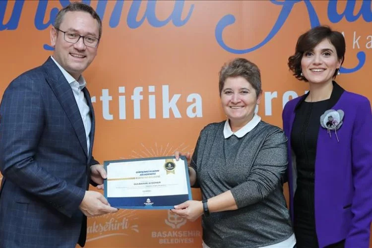 Başakşehir’in girişimci kadınları sertifikalarını aldı