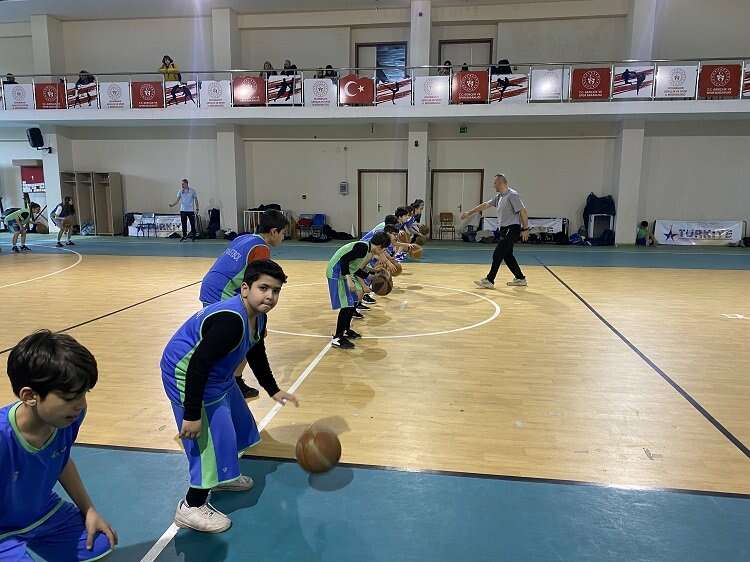 Diyarbakır’da TOFAŞ Basketbol Kampı’na yoğun ilgi