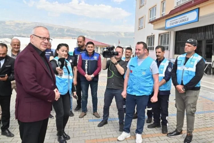Başkan Ergün afet bölgesinde Manisalı gönüllüler buluştu
