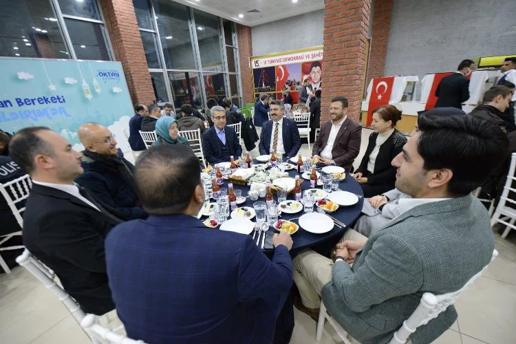 Başkan Yılmaz Bursa Yıldırım'da polislerle iftar açtı 