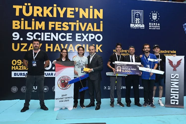 Bursa'da bilim meraklıları ödüllerine kavuştu