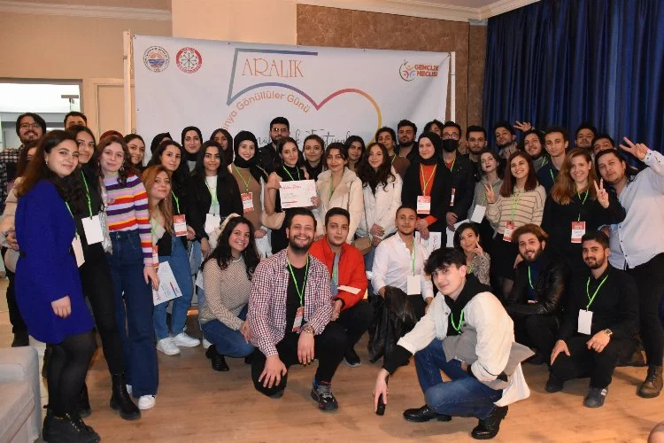 Bursa'da Gemlikli gençler “Gönüllüler Festivali”nde