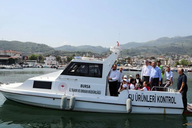 Bursa'da 'lider çocuklar' tekne gezisi yaptı