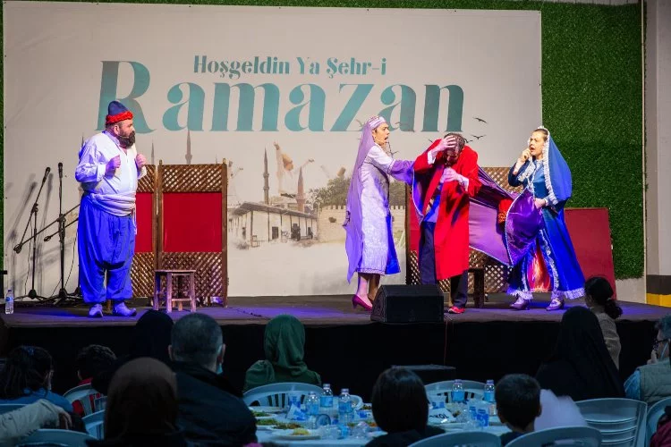Bursa'da Ramazan gecelerini 'Şehir Tiyatrosu' renklendiriyor